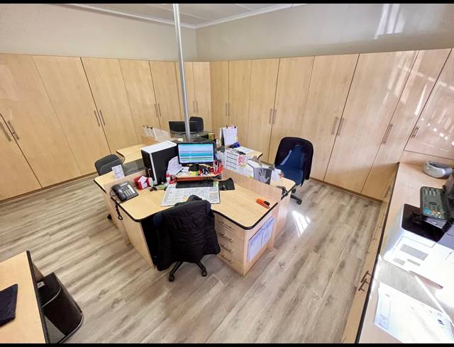 709M² OFFICE FOR SALE IN NORTH END